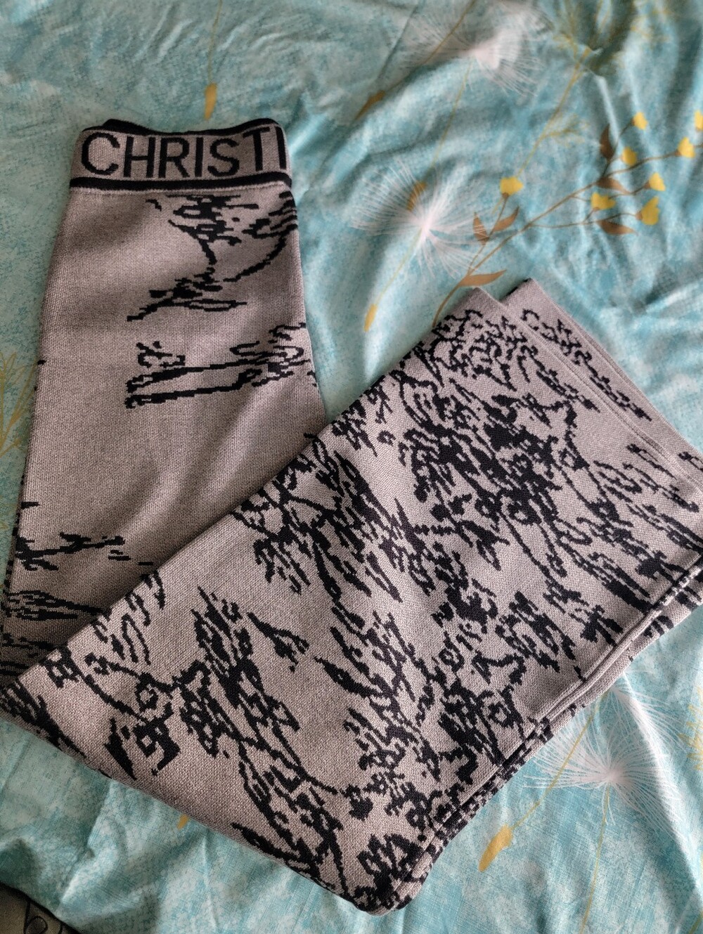 Last One! Stylish And Stretchy patterned knit Pants - Gray & Black